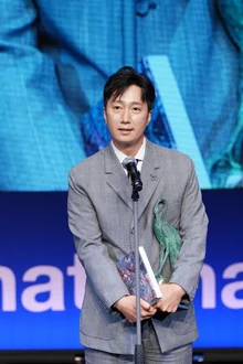 관객들과 함께 한 27회 춘사국제영화제, 눈시울을 붉힌 배우들의 소감