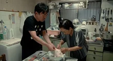 닭의 뱃속에 온갖 재료 넣고 봉합한다고 끝이 아닌, 오래 푹 끓여야 비로소 완성되는 수프?