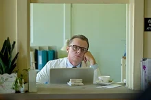 행복은 인생의 의무! 행복에 이르는 방법을 떠먹여주는, 세로토닌 뿜뿜 영화 <꾸뻬씨의 행복여행>