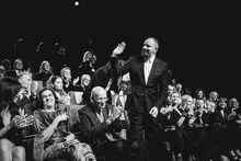 요르고스 란티모스&엠마 스톤이 〈지구를 지켜라!〉 리메이크?