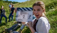 〈에놀라 홈즈〉〈기묘한 이야기〉밀리 바비 브라운, 소설 데뷔작 「나인틴 스텝스」 영화 제작