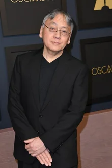 가즈오 이시구로 작가의 동명 데뷔 소설 원작〈창백한 언덕 풍경〉 영화화