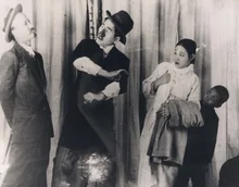 〈멍텅구리〉 〈청춘쌍곡선〉 〈여사장〉 〈남자식모〉 …들어는 보셨나요, 한국 고전 코미디 영화 4편