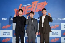 “〈베테랑2〉는 선과 악의 대결이 아니라, 정의와 신념이 충돌하는 이야기” 류승완X황정민X정해인 기자간담회 현장 중계.