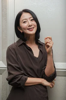 [인터뷰] 〈보통의 가족〉 김희애, 〈흑백요리사〉 보고 영화를 음식에 비유한 사연