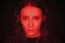 고통을 전시하지 않고, 공포를 전달하는 법