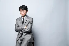 [인터뷰] 〈1승〉 신연식 감독 “배우가 배구 배우는 것보다 배구선수가 연기 배우는 게 더 빨라”