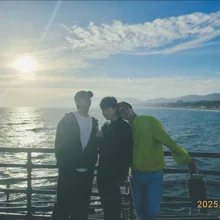 「おじさんみたい？」BTSジミン、除隊後RM・ジェイホープと海で癒し...「軍人の率直な告白」が話題