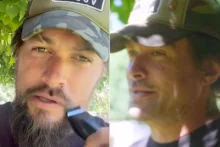 ジェイソン・モモア、6年ぶりにひげを剃る...使い捨てプラスチック反対のメッセージを伝達