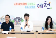 Director Jang Hang-jun Promises a New Leap for the Jecheon International Music & Film Festival and Enhancing Its Status as a Film City