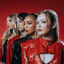 JYP 글로벌 걸그룹 VCHA, GIRLSET으로 팀명 변경 후 새출발