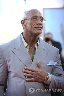 莫拉博基·蘇喆的德維恩·強森「我想打破固定形象」