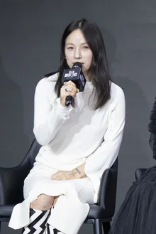 이효리, 서바이벌 예능 '저스트 메이크업' MC 도전