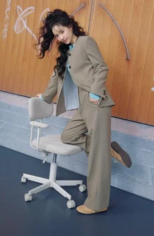 ソン・ナウン、ババファッション JJジゴット 2025秋キャンペーンのビジュアル公開