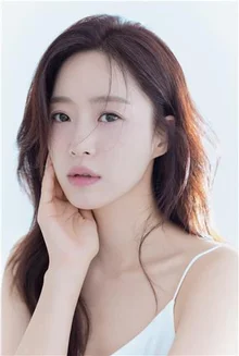 T-ara's Ham Eun-jung to Marry Director Kim Byung-woo in November