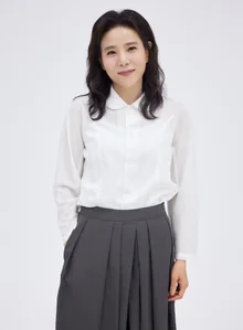 SBS 'Kiss is Unnecessarily Done!' Seo Jeong-yeon Transforms into a Clumsy Lady of a Chaebol Family!