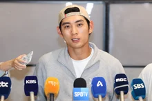 大聯盟球員李政厚，參加《JTBC最強棒球》...與父親李鍾範的特別舞台