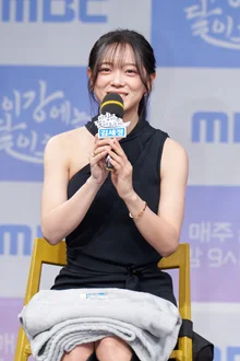 『月の川』キム・セジョン「1人2役の演技、ハ・ジウォン先輩からアドバイスを受けた」