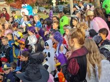 [照片&] 美國萬聖節也掀起「KDA」熱潮…服裝缺貨大亂