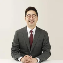 Hwang Bora Remembers Late Lawyer Baek Seong-moon at His Grave... 