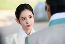 Hong Soo-joo Returns to Broadcast After a Year of Acting Controversy, 