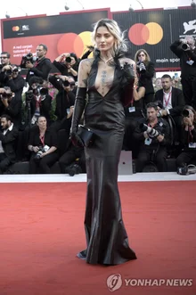 Paris Jackson, Daughter of Michael Jackson, Reveals Hole in Nose... 