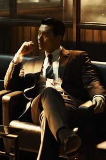'Made in Korea' Hyun Bin Reveals the Character Still of 'Baek Ki-tae' with a Chilling Charisma!