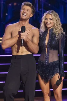 羅伯特·厄文，《DWTS》第34季冠軍... 繼姐姐賓迪後創造「10年來的歷史」