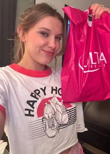 《怪奇物語》米莉·巴比·布朗與諾亞·史納普「小時候誤以為彼此相愛」