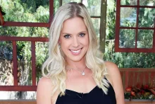 『カントリー・エバー・アフター』クリシラ・アンダーソン、7年間の大腸癌との闘病の末に死去...享年45歳