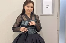 [Photo &] Song Ga-in, Beautiful Hanbok at KBS 'Gayo Stage'