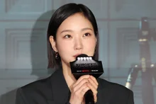 [Photo &] Kim Go-eun's 'Moeun' is an Emotionally Castrated Character... Touched by Jeon Do-yeon's Praise