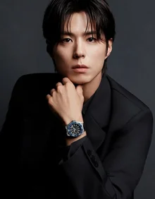 [フォト&] オメガ(OMEGA) グローバルアンバサダーに「ラグジュアリーなビジュアル パク・ボゴム」を起用