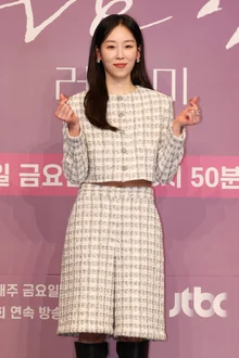 徐賢真，‘浪漫女王’的回歸... “與張律的吻戲？辣味十足”