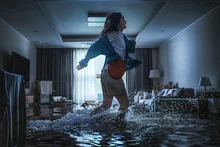 Réaction mondiale à 'La Grande Inondation' : numéro 1 mondial contre le popcorn renversé