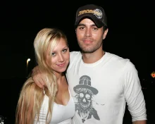 Enrique Iglesias♥Anna Kournikova Welcomes Fourth Child 