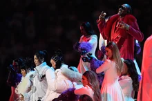 Snoop Dogg's 'Christmas Party' Takes Netflix by Storm... A 'Gift Set' of K-Pop and Opera