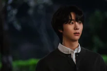 [フォト&] キム・ムジュン「子供の父親になるためにウィッグをかぶった」…『キスは無駄にして』の衝撃的な変身