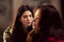 [Photo &] Han So-hee and Jeon Jong-seo Unite in 'Project Y'... Overwhelming Noir Chemistry