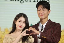 넷플릭스 드라마 〈폭싹 속았수다〉, 오는 7일 공개… 아이유, 박보검의 제작발표회 현장