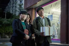 오랜만에 힘 빼고 돌아온 하정우, 영화 〈로비〉