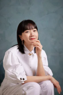 [인터뷰] 〈바이러스〉 배두나 “간만에 발랄한 연기... 나사 풀려 놀았다”