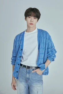NCT 도영, 솔로 2집 '소어'로 밴드 음악 향한 열정…윤도현·김윤아·김종완 등 협업도
