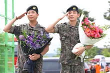 BTS RMㆍ뷔, 드디어 군 전역…