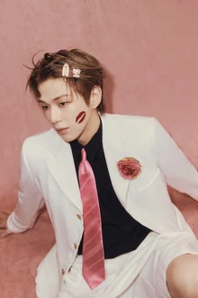 강다니엘, 작곡 도전한 새 미니앨범 '글로 투 헤이즈'…