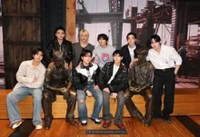 스키즈, 엠파이어 스테이트 빌딩 상징색인 붉은색으로 점등…뉴욕 시티 필드 공연도 성황