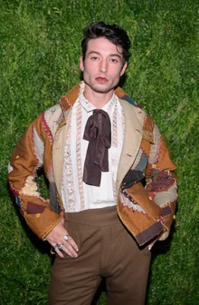 ‘논란 이후 첫 등장’ 에즈라 밀러, 칸 영화제서 복귀 시사