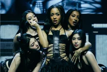 KATSEYE, aujourd'hui (2) sortie de la nouvelle chanson 'Internet Girl'... Nominée pour deux catégories aux Grammy