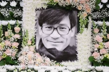 [Photo&] 'National Actor' Ahn Sung-ki's Eternal Smile from 'Our Joyful Young Days', May We Remember Him for a Long Time!
