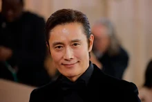 イ・ビョンホン、ゴールデングローブ男優主演賞受賞ならず...ティモテ・シャラメ受賞